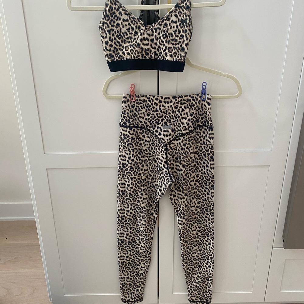 Neu appeal cheetah set - size small